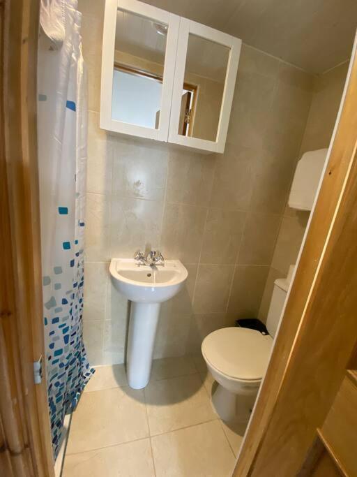 Studio To Let In Covent Garden With Kitchen London Exterior photo